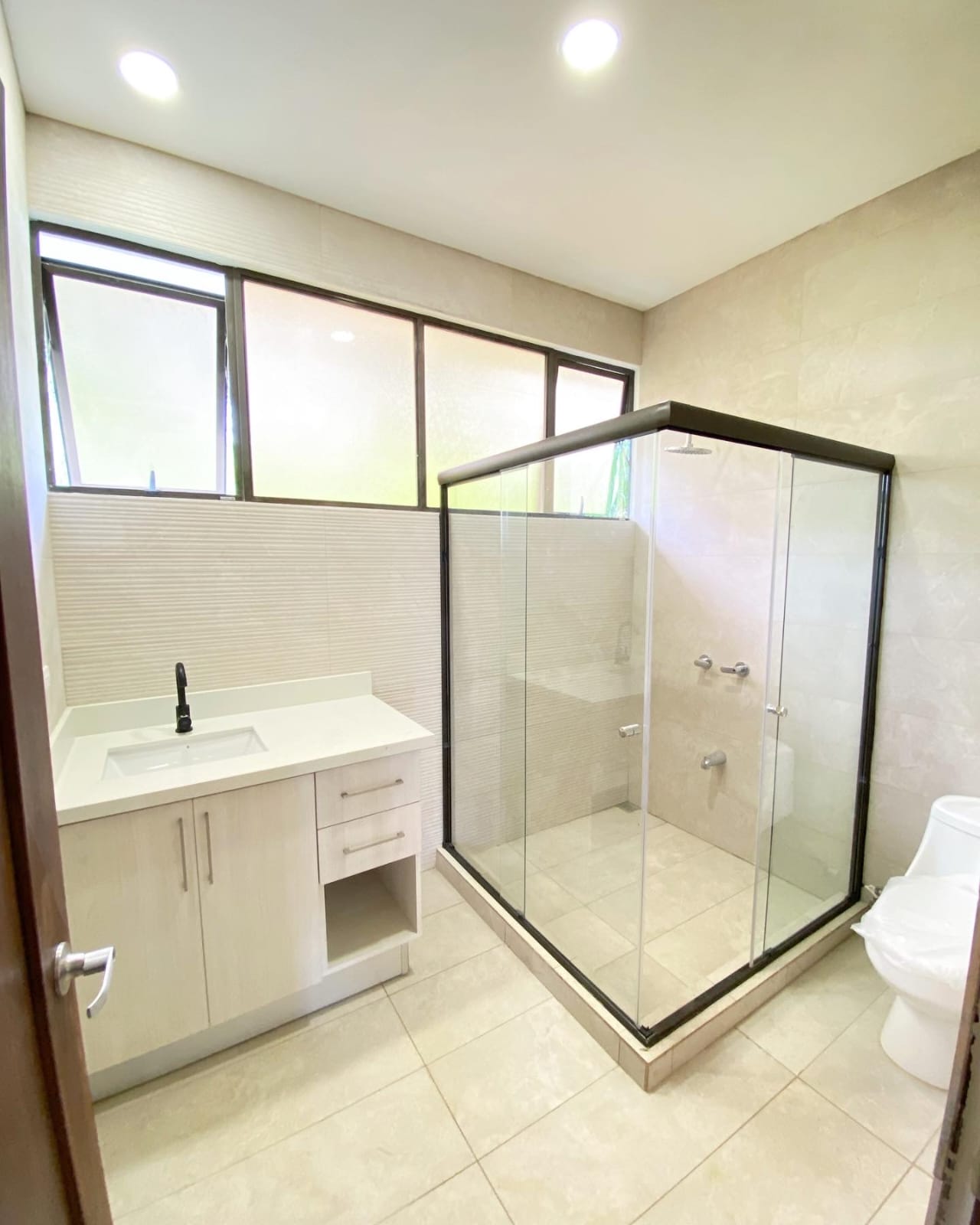 4 bed Single Family Homes For Rent in Curridabat, San Jose - thumb 11