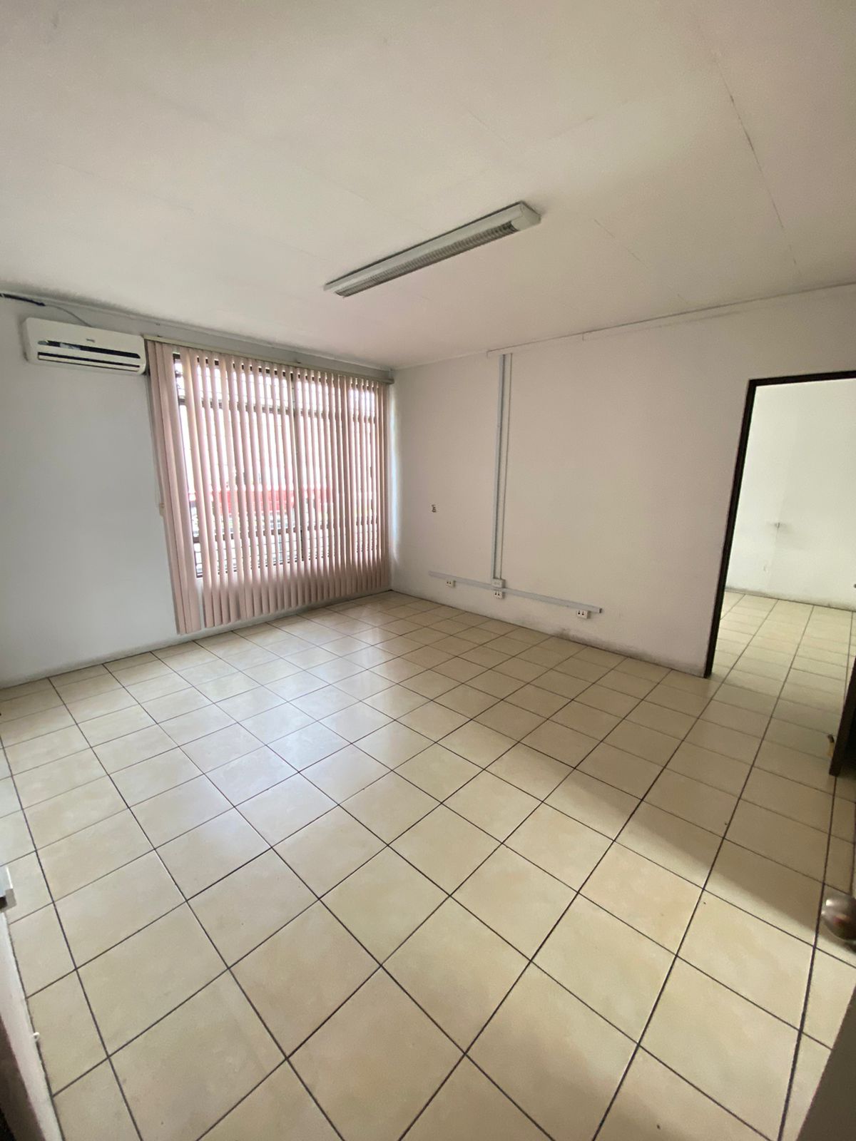 4 bed Commercial For Rent in San Jose, San Jose - thumb 3