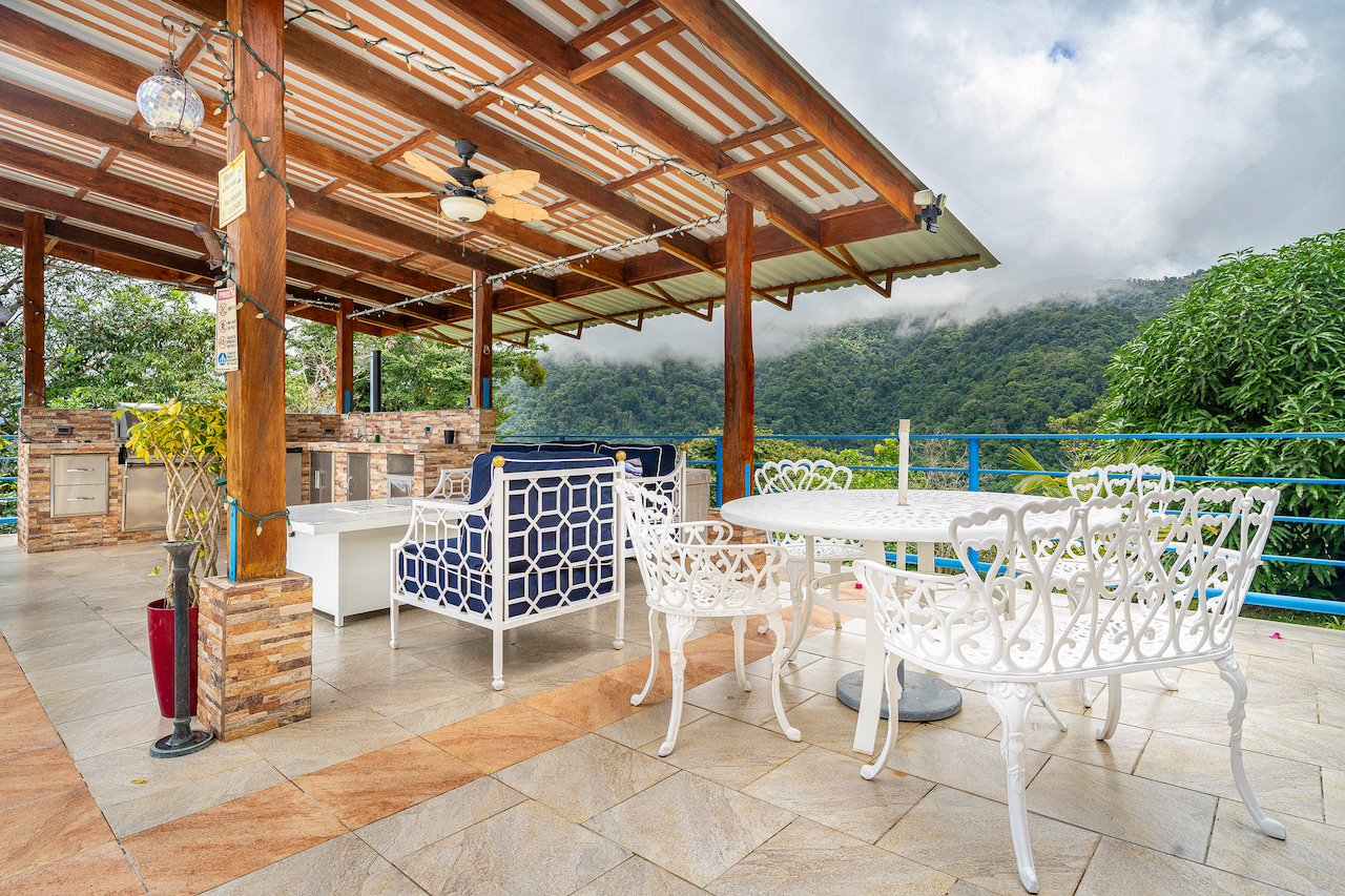 4 bed Single Family Homes For Sale in Ojochal, Puntarenas - thumb 14