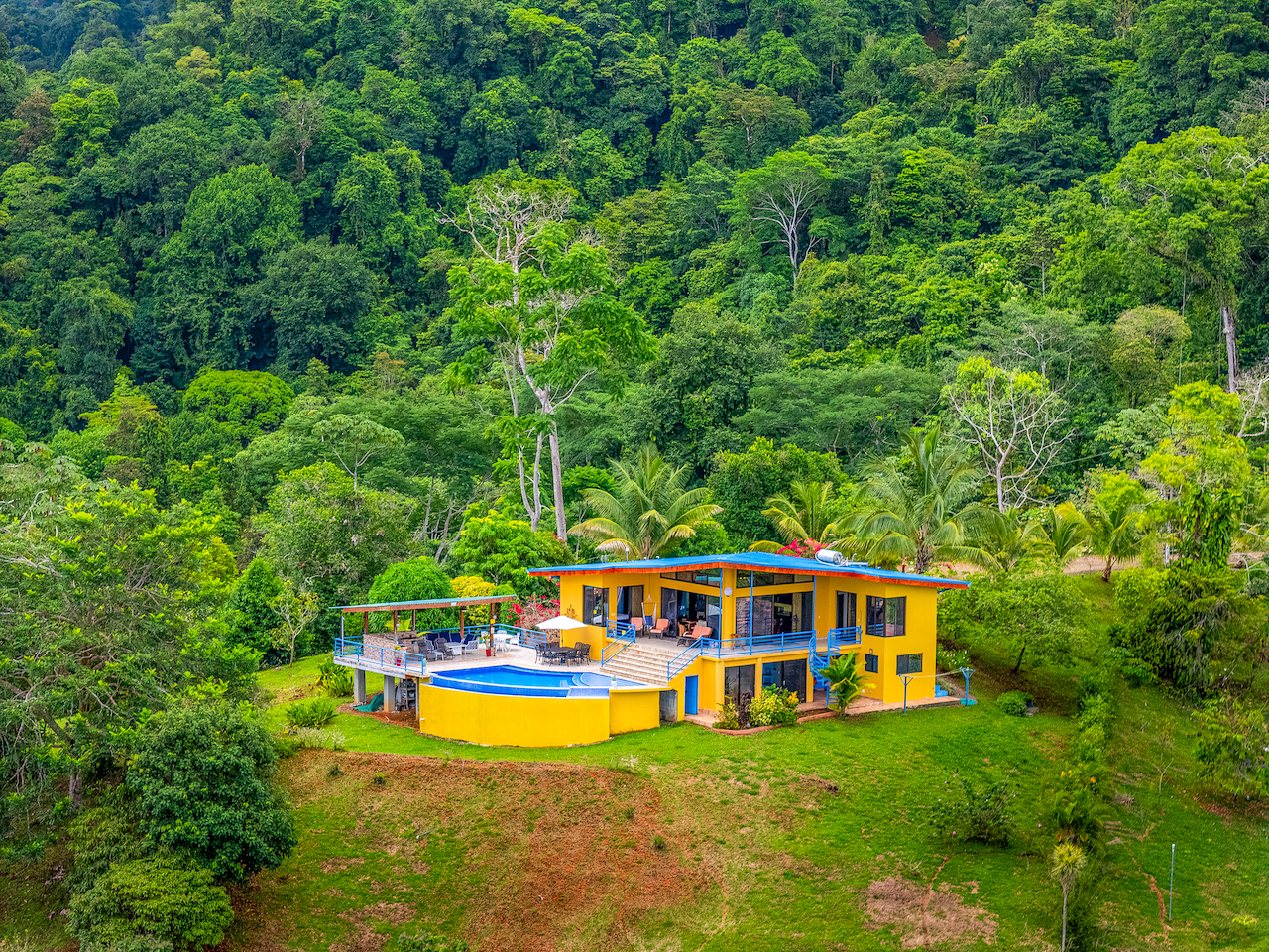 4 bed Single Family Homes For Sale in Ojochal, Puntarenas - thumb 1