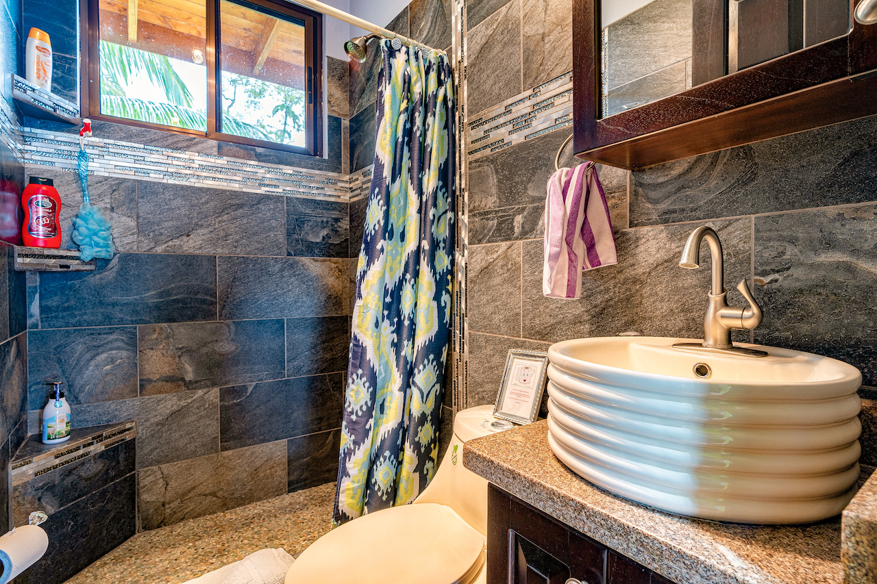 4 bed Single Family Homes For Sale in Ojochal, Puntarenas - thumb 24