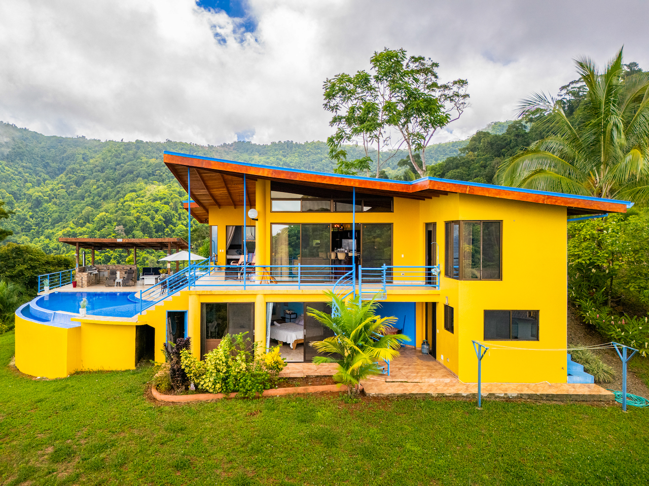 4 bed Single Family Homes For Sale in Ojochal, Puntarenas - thumb 8