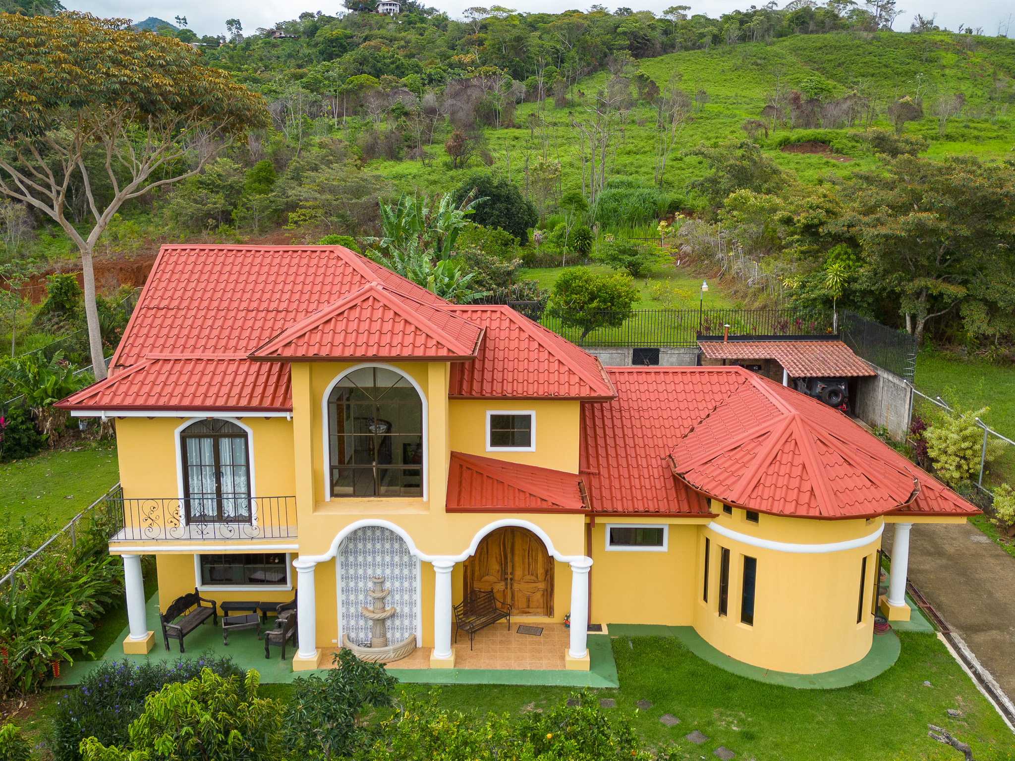 4 bed Single Family Homes For Sale in Perez Zeledon, San Jose - thumb 2