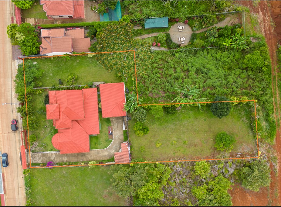 4 bed Single Family Homes For Sale in Perez Zeledon, San Jose - thumb 3