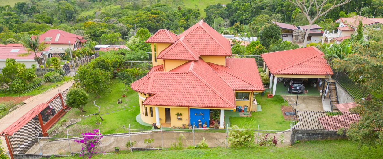 4 bed Single Family Homes For Sale in Perez Zeledon, San Jose - thumb 6