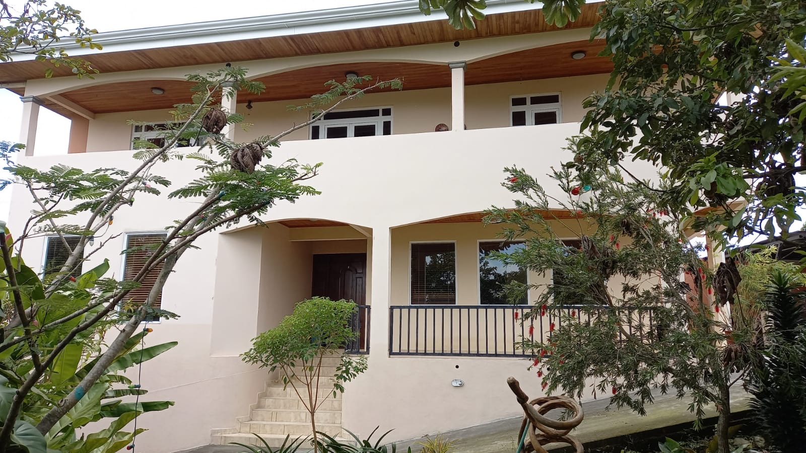 3 bed Single Family Homes For Sale in Curridabat, San Jose - thumb 1