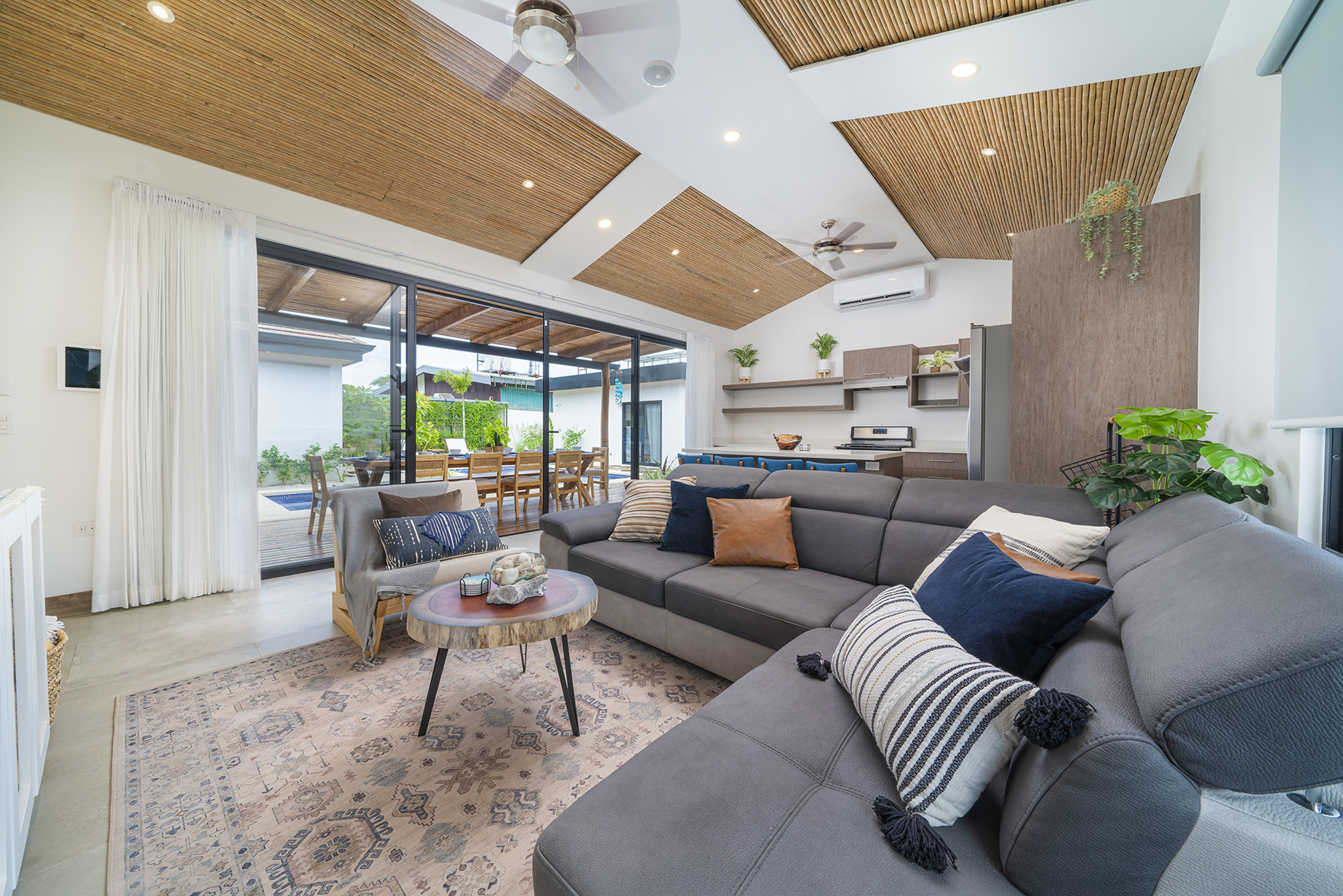 4 bed Single Family Homes For Sale in Tamarindo, Guanacaste - thumb 4