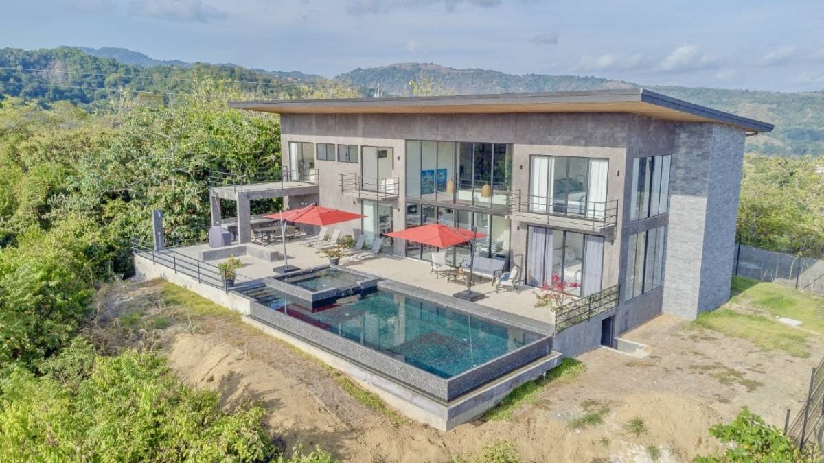 4 bed Single Family Homes For Sale in Jaco, Puntarenas - thumb 1