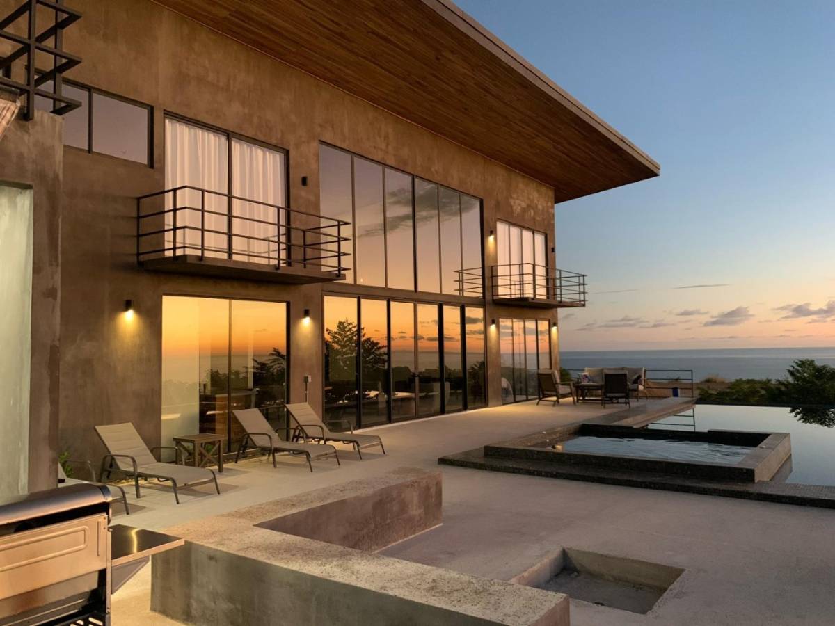 4 bed Single Family Homes For Sale in Jaco, Puntarenas - thumb 3