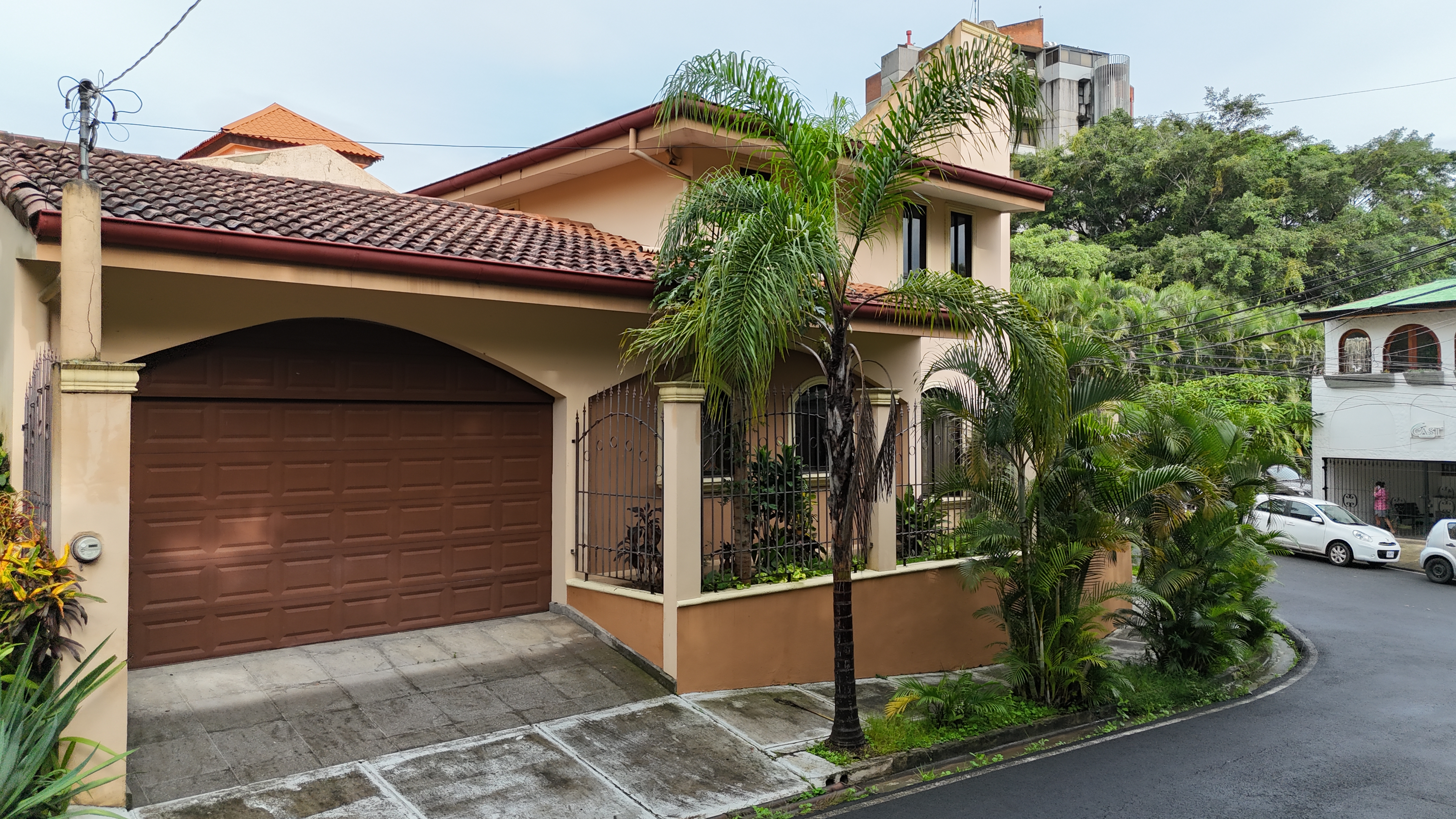 4 bed Single Family Homes For Sale in Escazu, San Jose - thumb 3