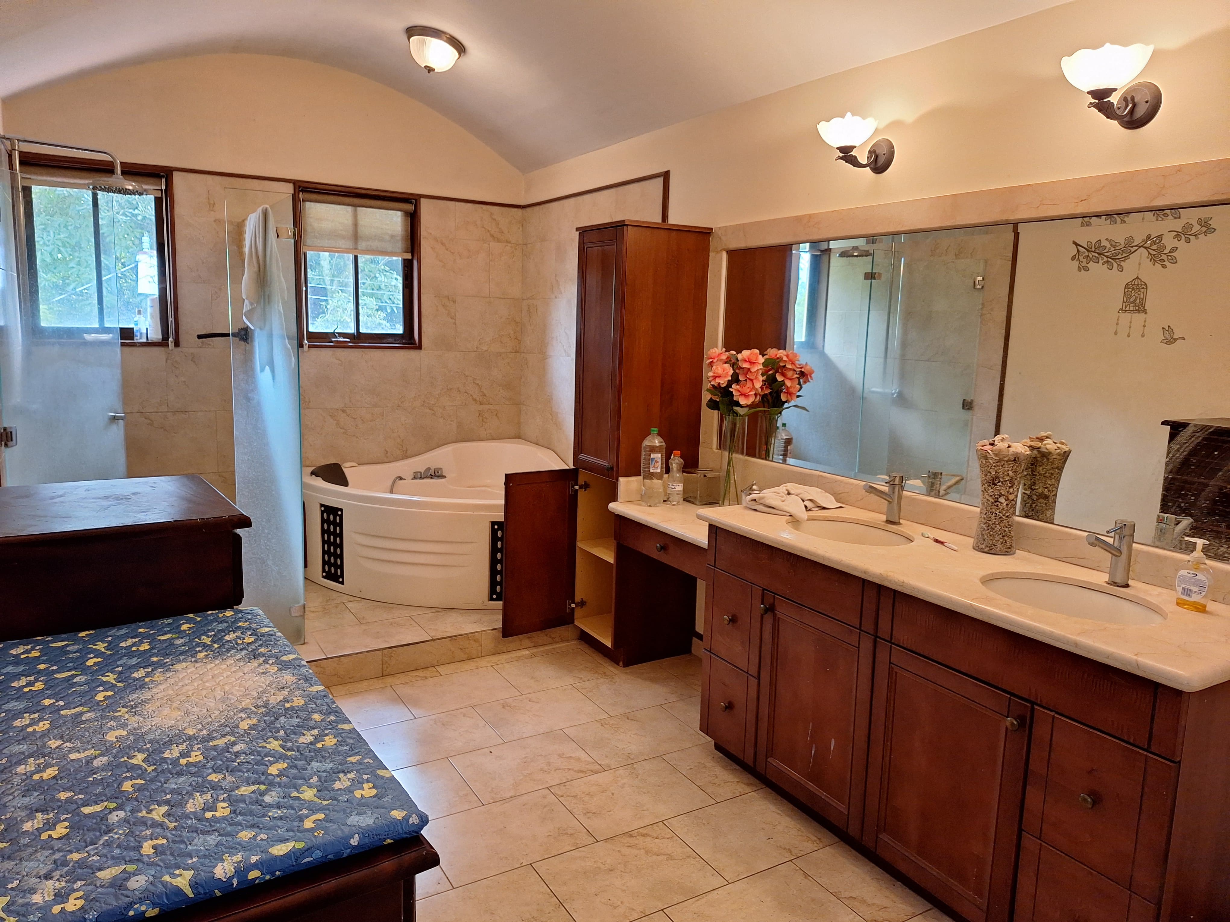 4 bed Single Family Homes For Sale in Escazu, San Jose - thumb 14