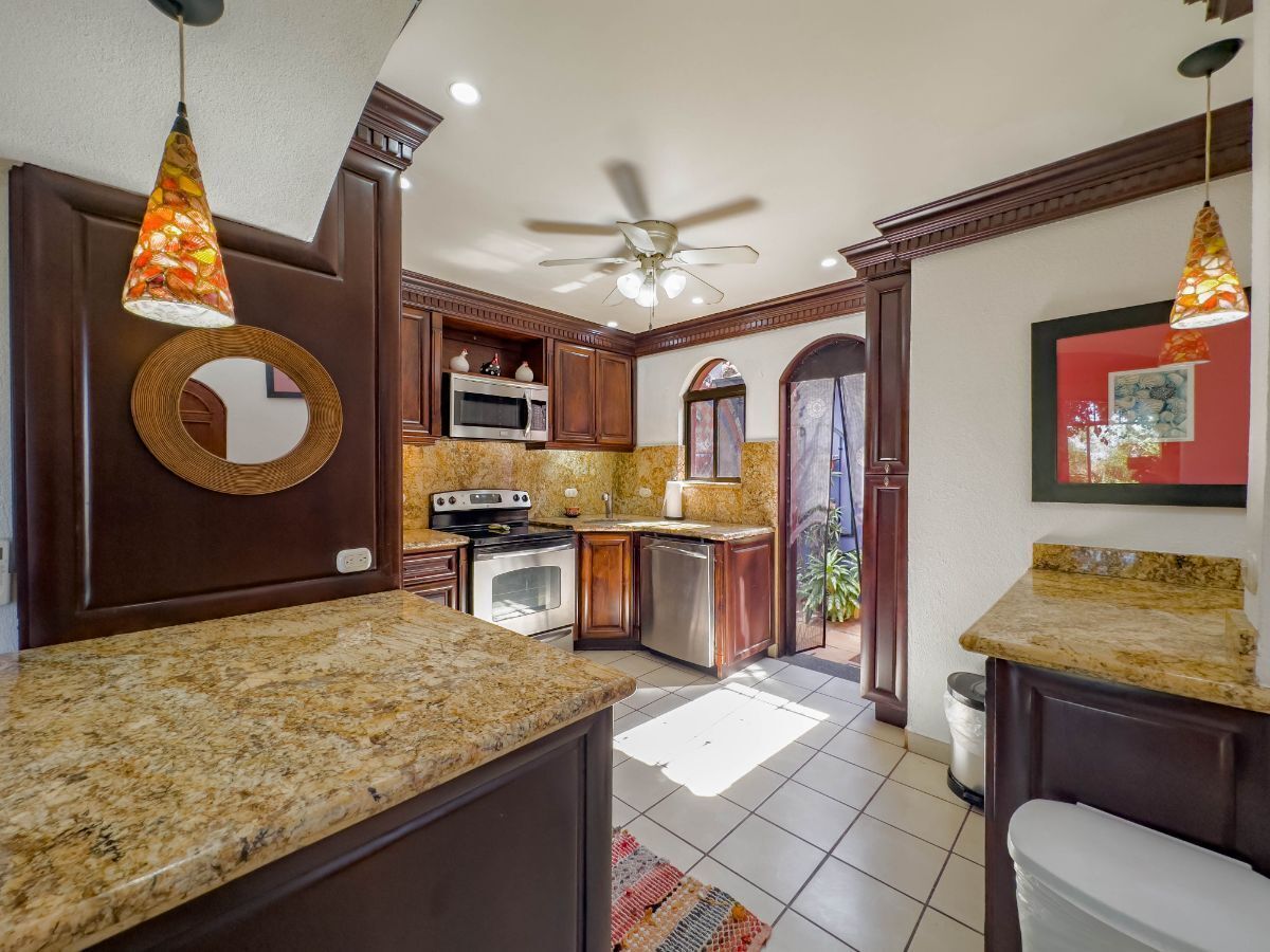 4 bed Single Family Homes For Sale in Playas Del Coco, Guanacaste - thumb 4