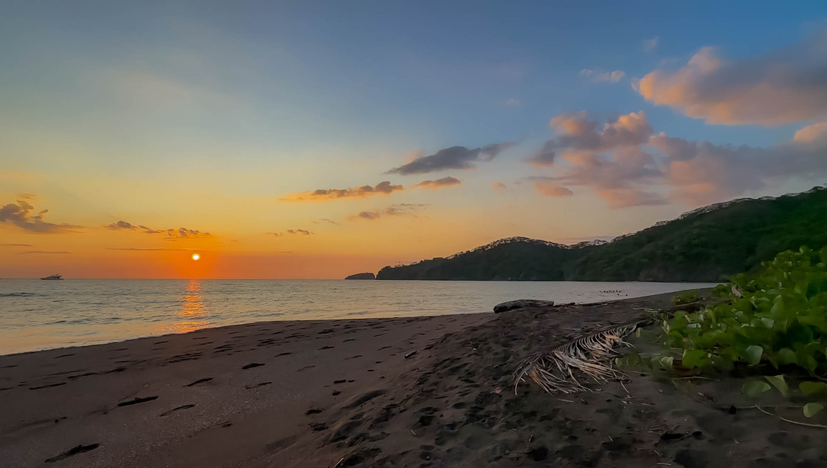 3 bed Single Family Homes For Sale in Playas Del Coco, Guanacaste - thumb 1