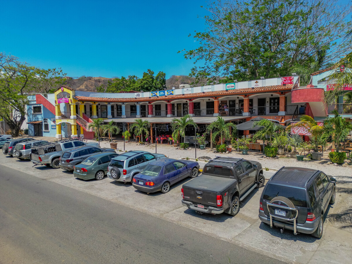 3 bed Single Family Homes For Sale in Playas Del Coco, Guanacaste - thumb 3