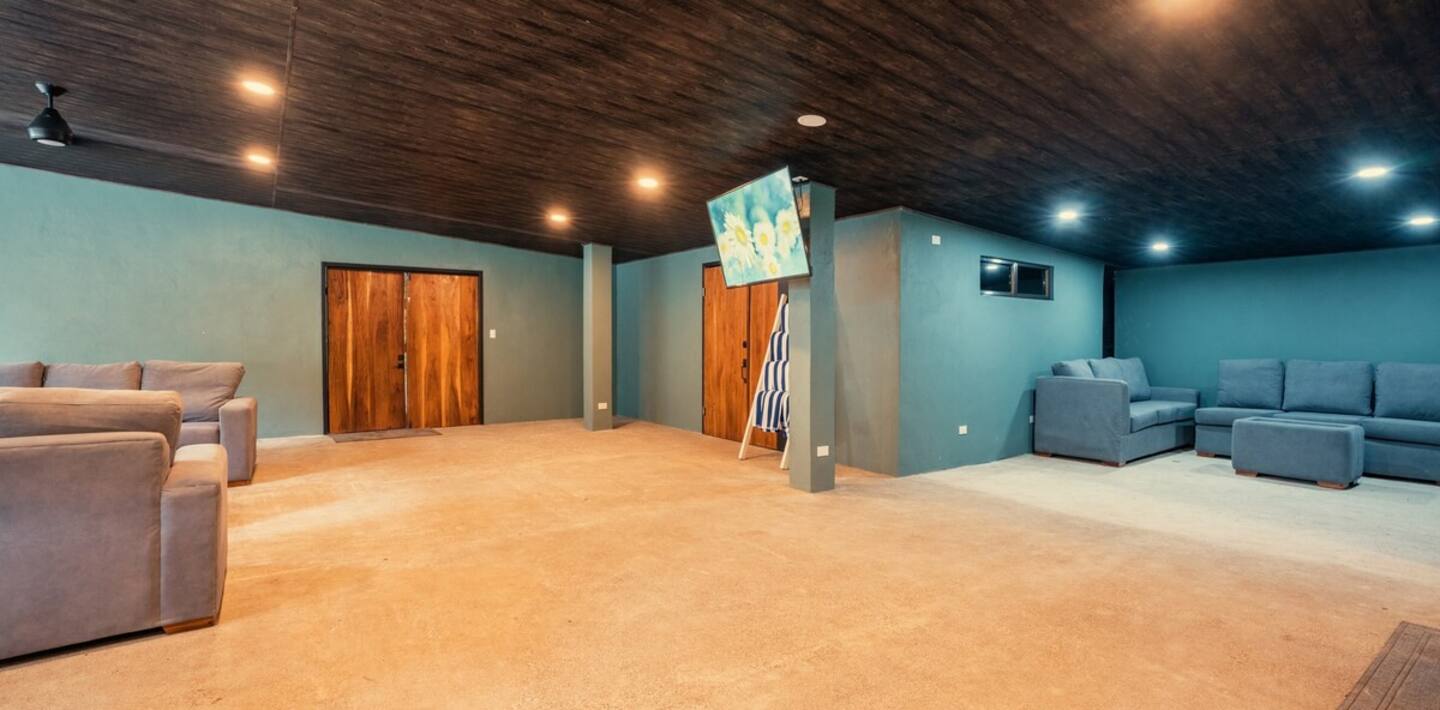 7 bed Single Family Homes For Sale in Jaco, Puntarenas - thumb 6