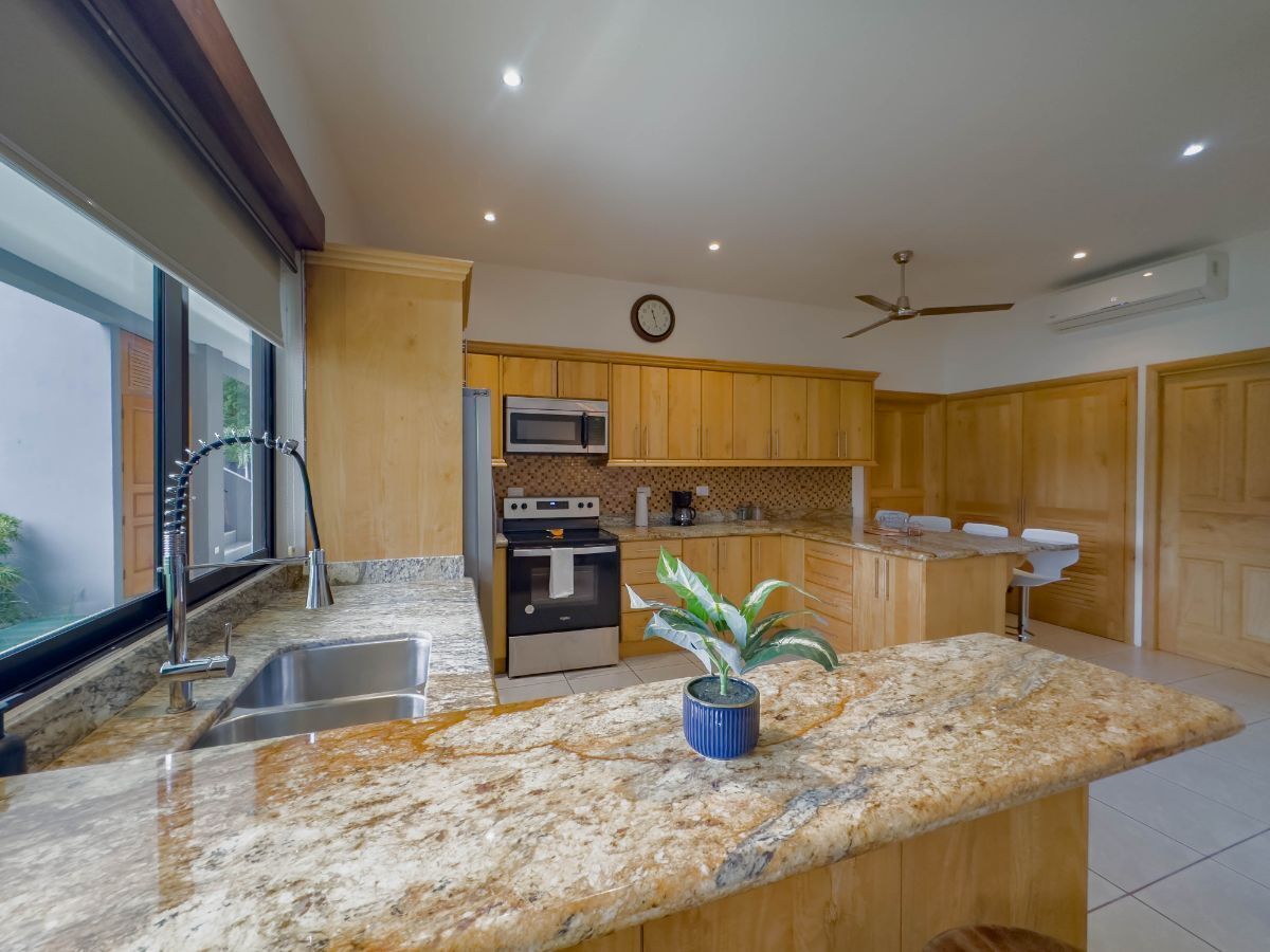 2 bed Condo For Sale in Playas Del Coco, Guanacaste - thumb 15