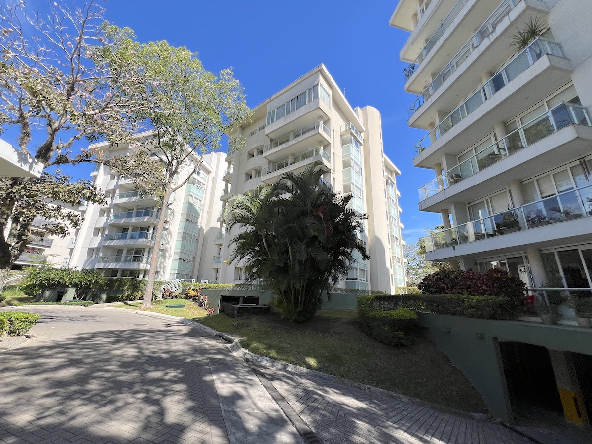 3 bed Apartment For Sale in Escazu, San Jose - thumb 3