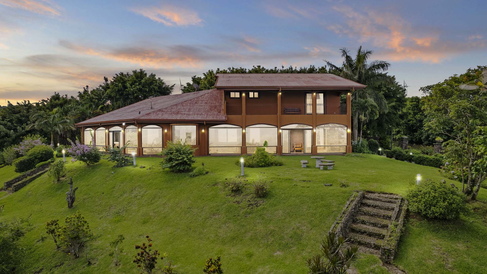 4 bed Single Family Homes For Sale in Lake Arenal, Guanacaste - thumb 1