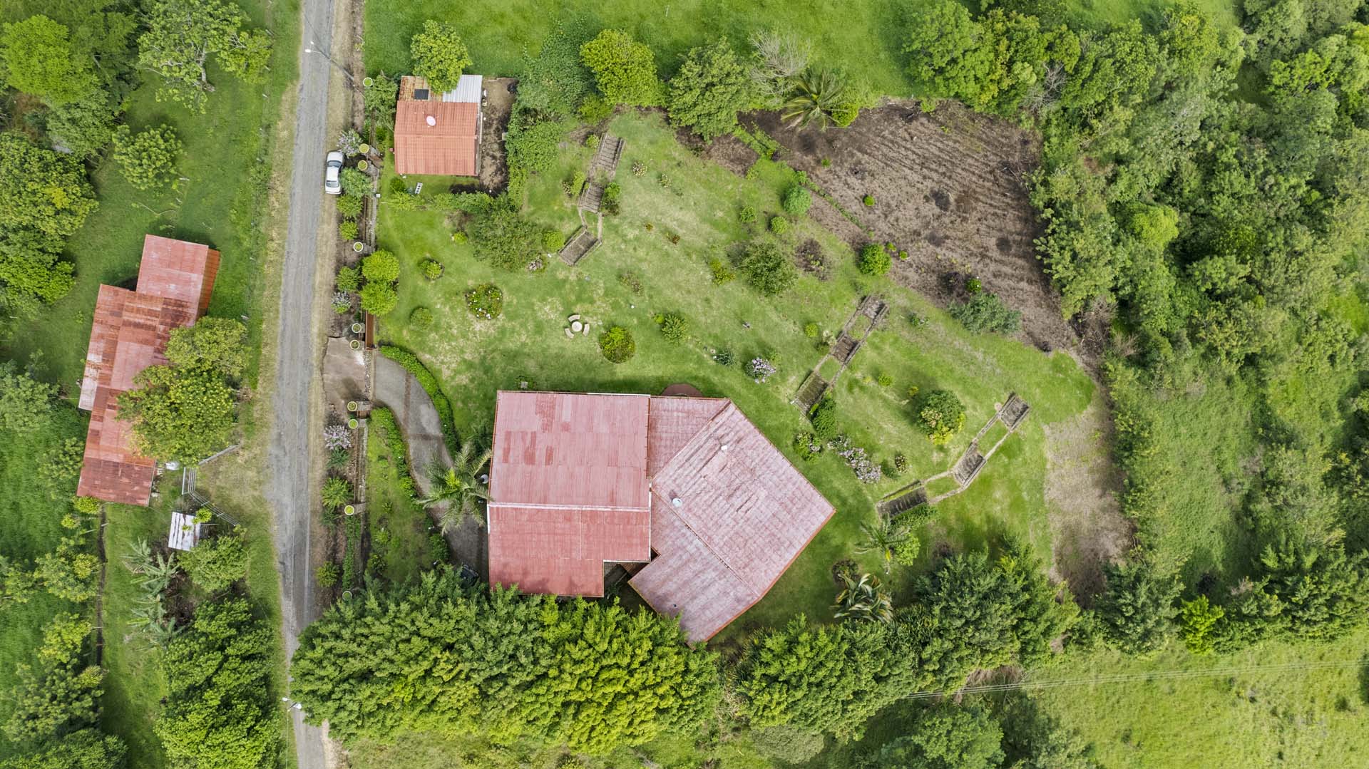 4 bed Single Family Homes For Sale in Lake Arenal, Guanacaste - thumb 3