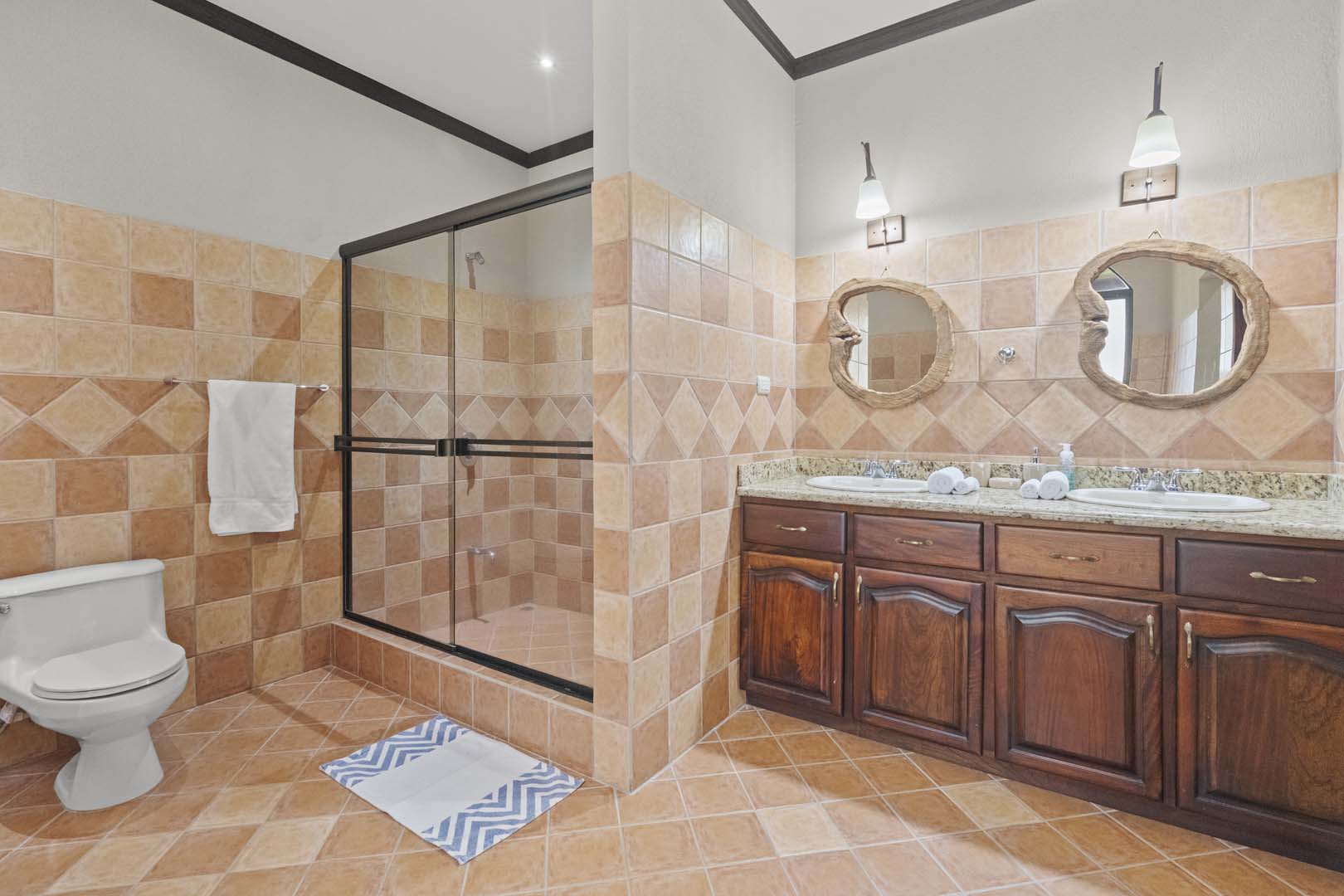 4 bed Single Family Homes For Sale in Lake Arenal, Guanacaste - thumb 18