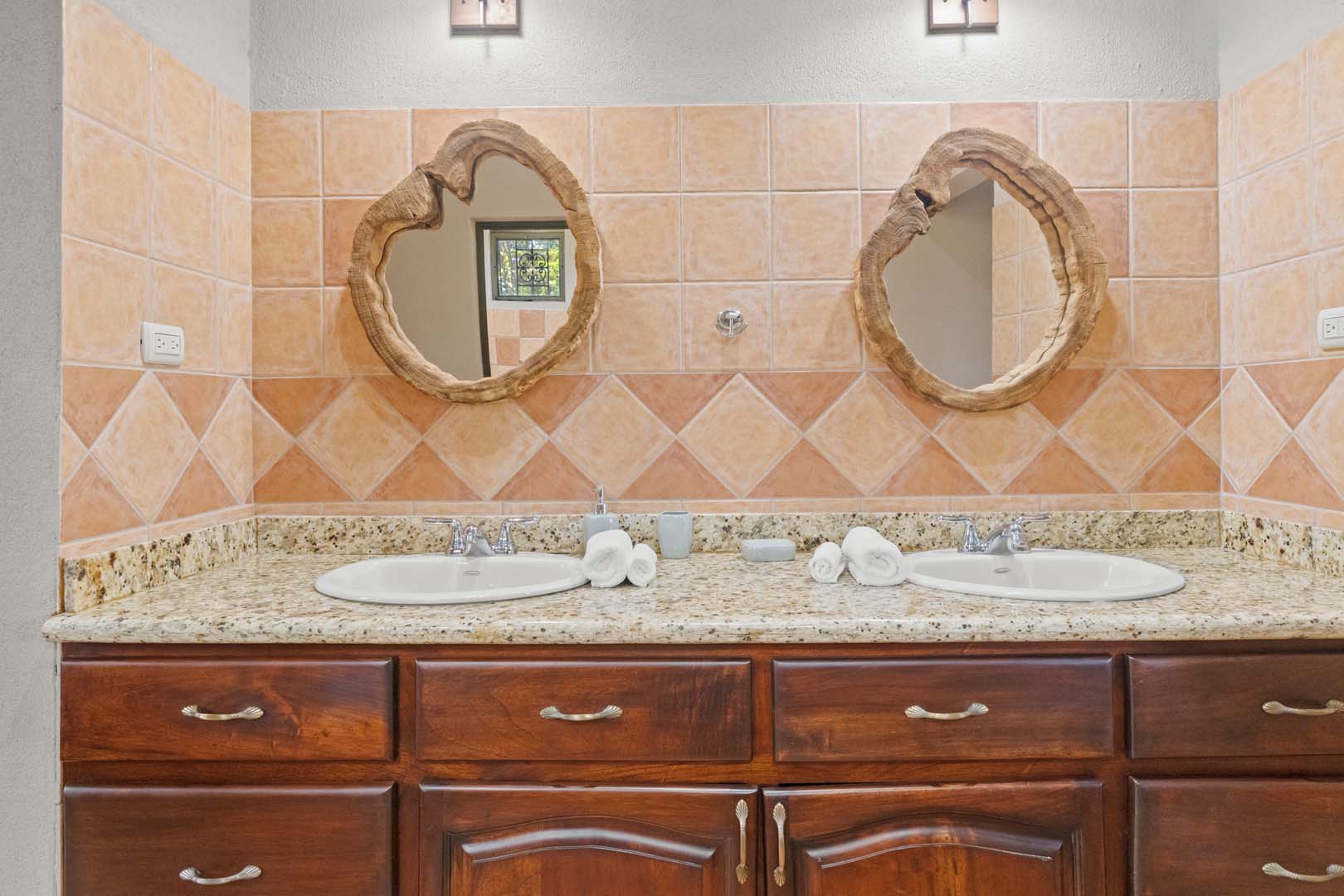 4 bed Single Family Homes For Sale in Lake Arenal, Guanacaste - thumb 7