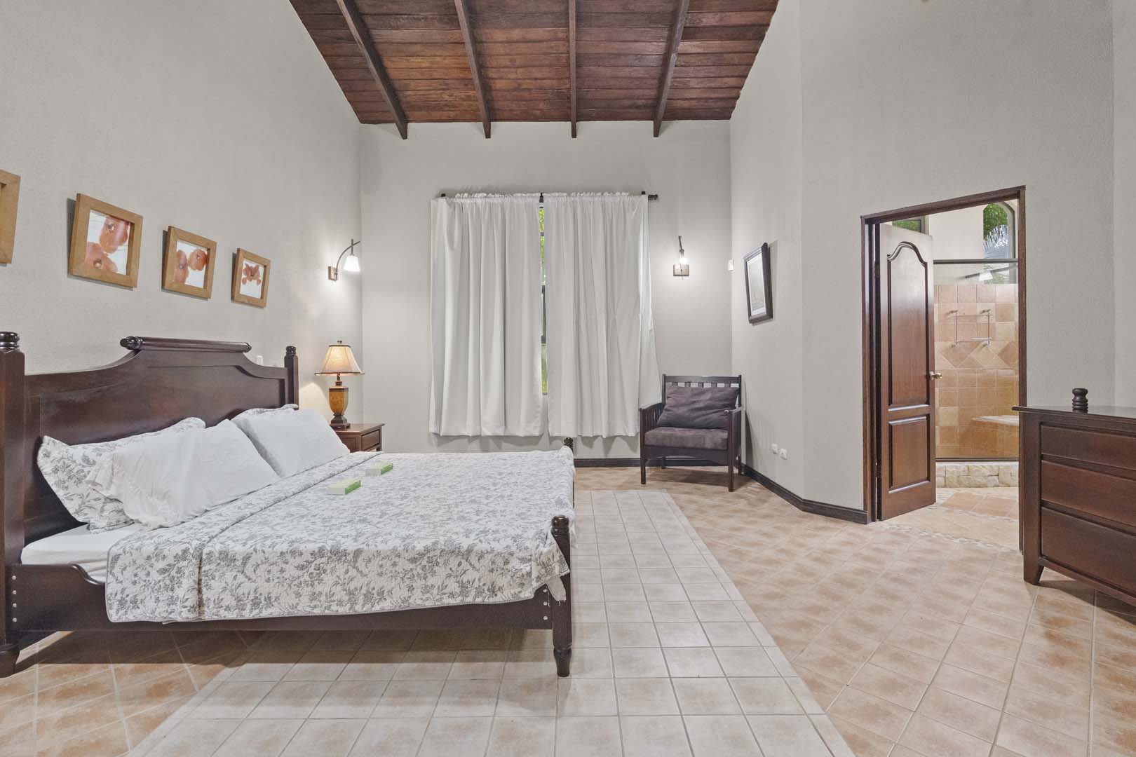 4 bed Single Family Homes For Sale in Lake Arenal, Guanacaste - thumb 19