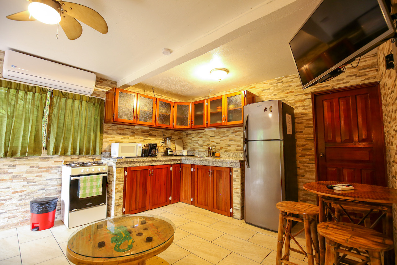 3 bed Single Family Homes For Sale in Manuel Antonio, Puntarenas - thumb 10