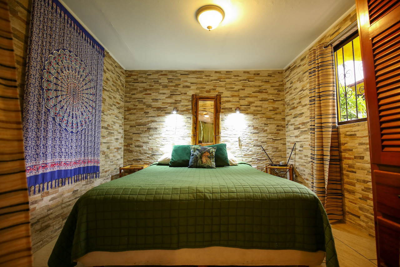 3 bed Single Family Homes For Sale in Manuel Antonio, Puntarenas - thumb 12