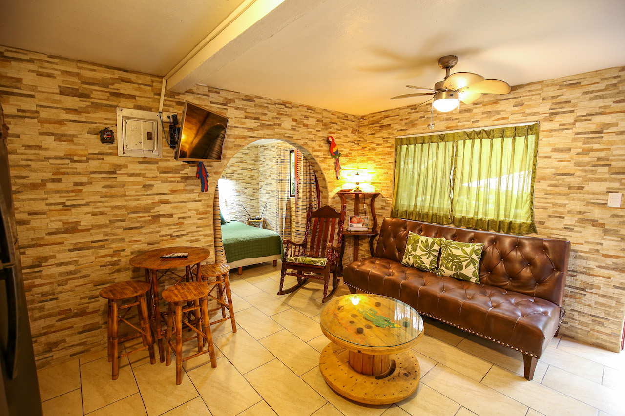 3 bed Single Family Homes For Sale in Manuel Antonio, Puntarenas - thumb 11