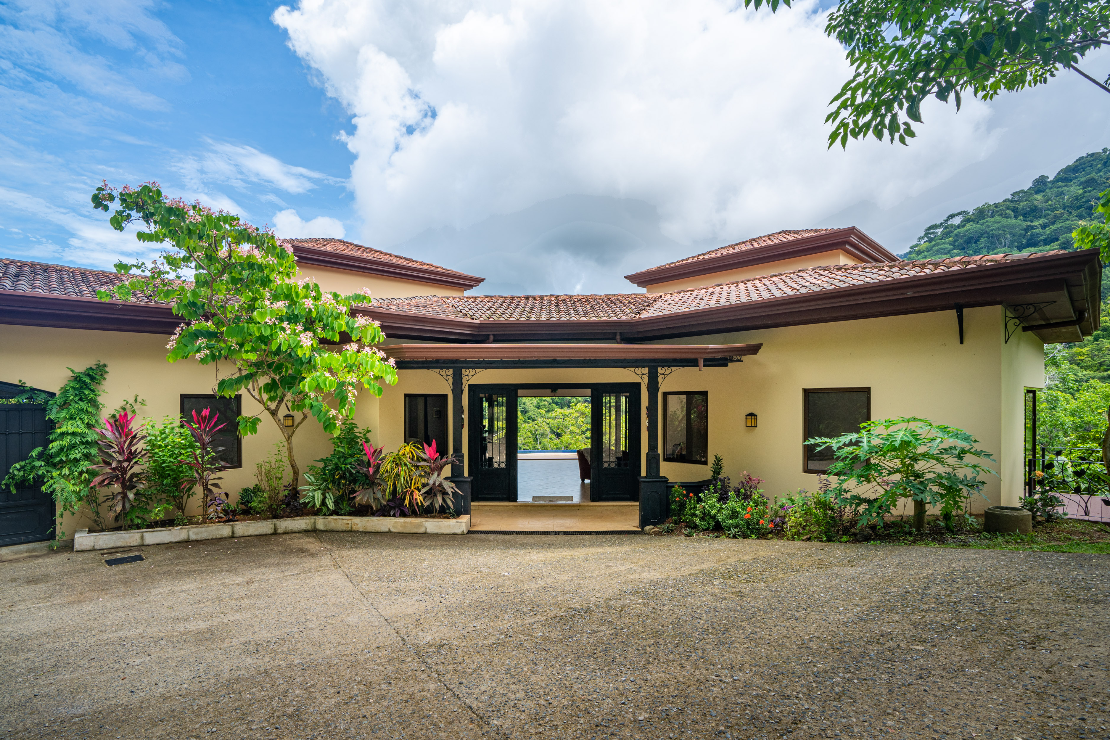 7 bed Land For Sale in Ojochal, Puntarenas - thumb 2