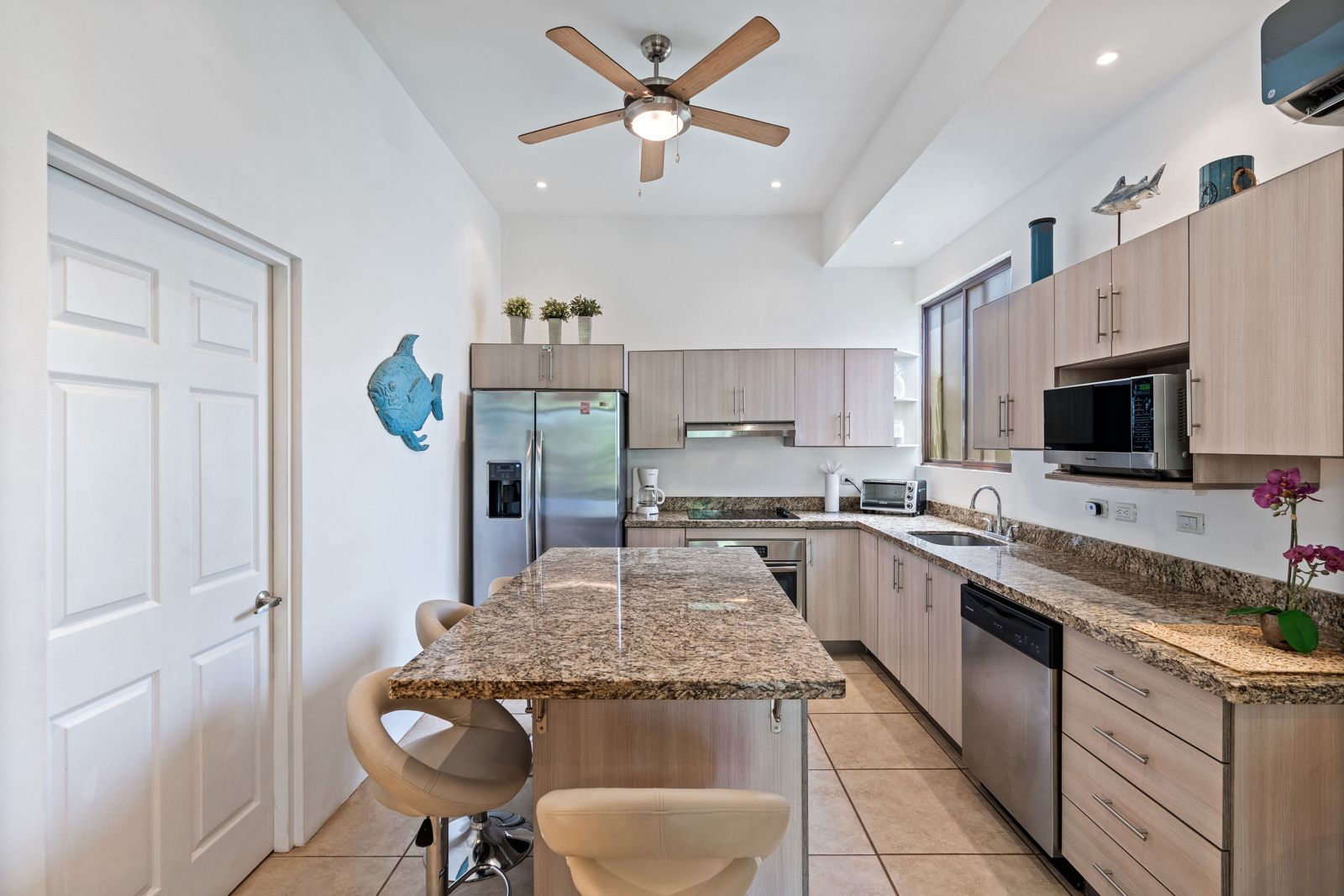 2 bed Condo For Sale in Tamarindo, Guanacaste - thumb 2