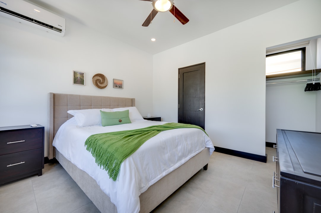 4 bed Single Family Homes For Sale in Tamarindo, Guanacaste - thumb 4