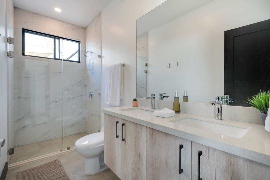 4 bed Single Family Homes For Sale in Tamarindo, Guanacaste - thumb 3