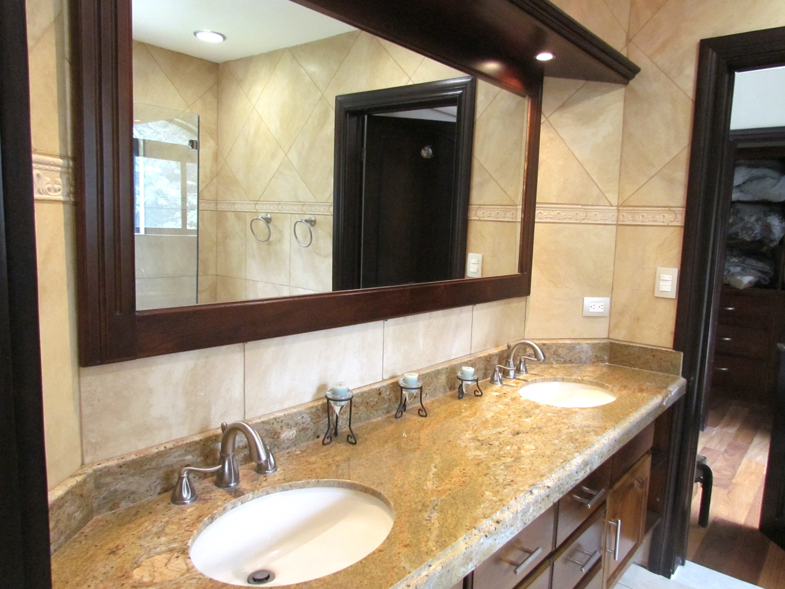 3 bed Single Family Homes For Sale in Santa Ana, San Jose - thumb 10