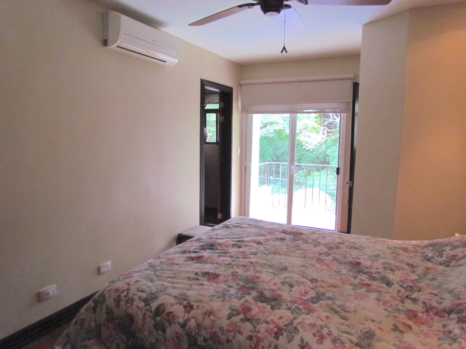 3 bed Single Family Homes For Sale in Santa Ana, San Jose - thumb 11