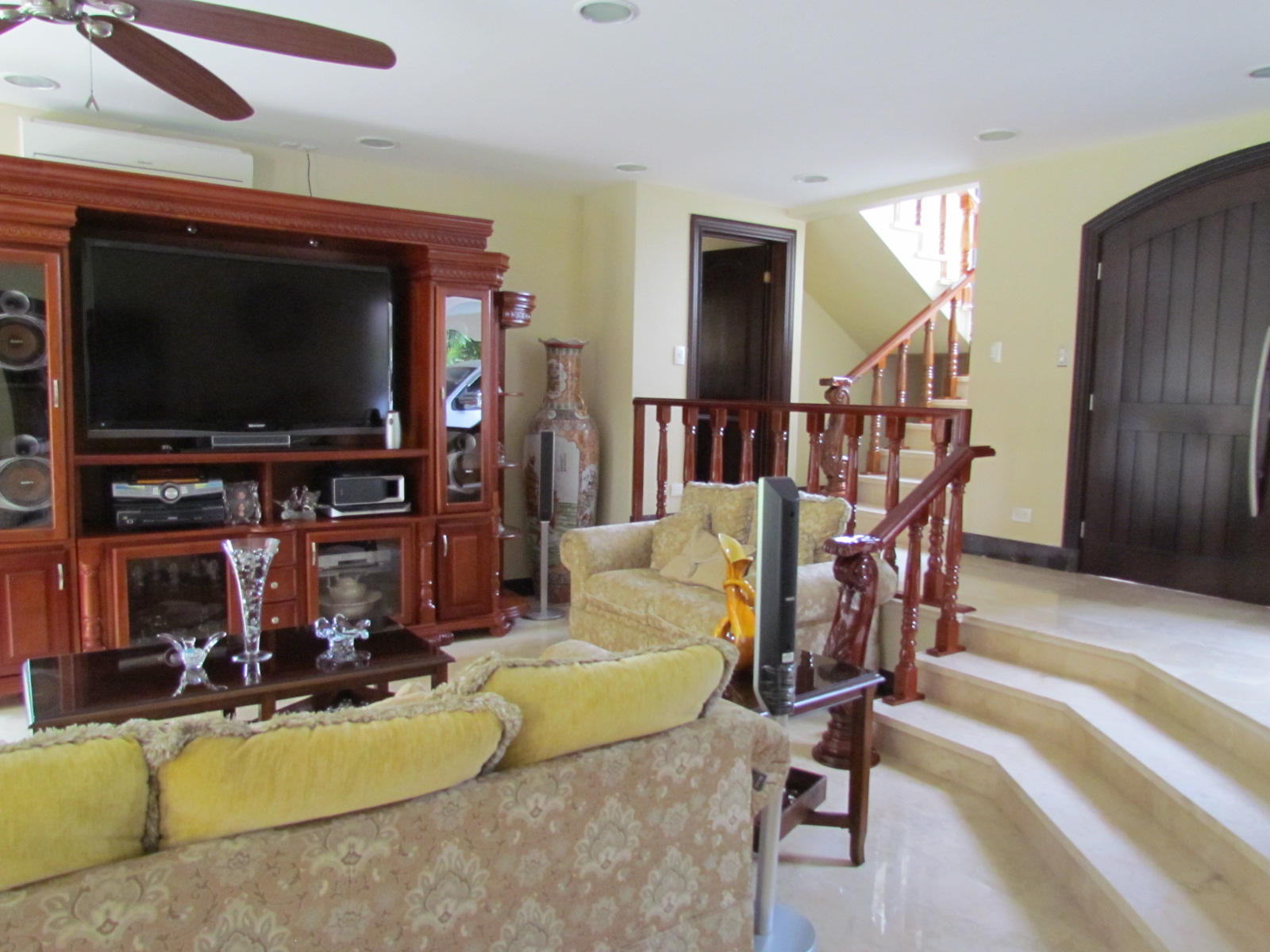 3 bed Single Family Homes For Sale in Santa Ana, San Jose - thumb 6