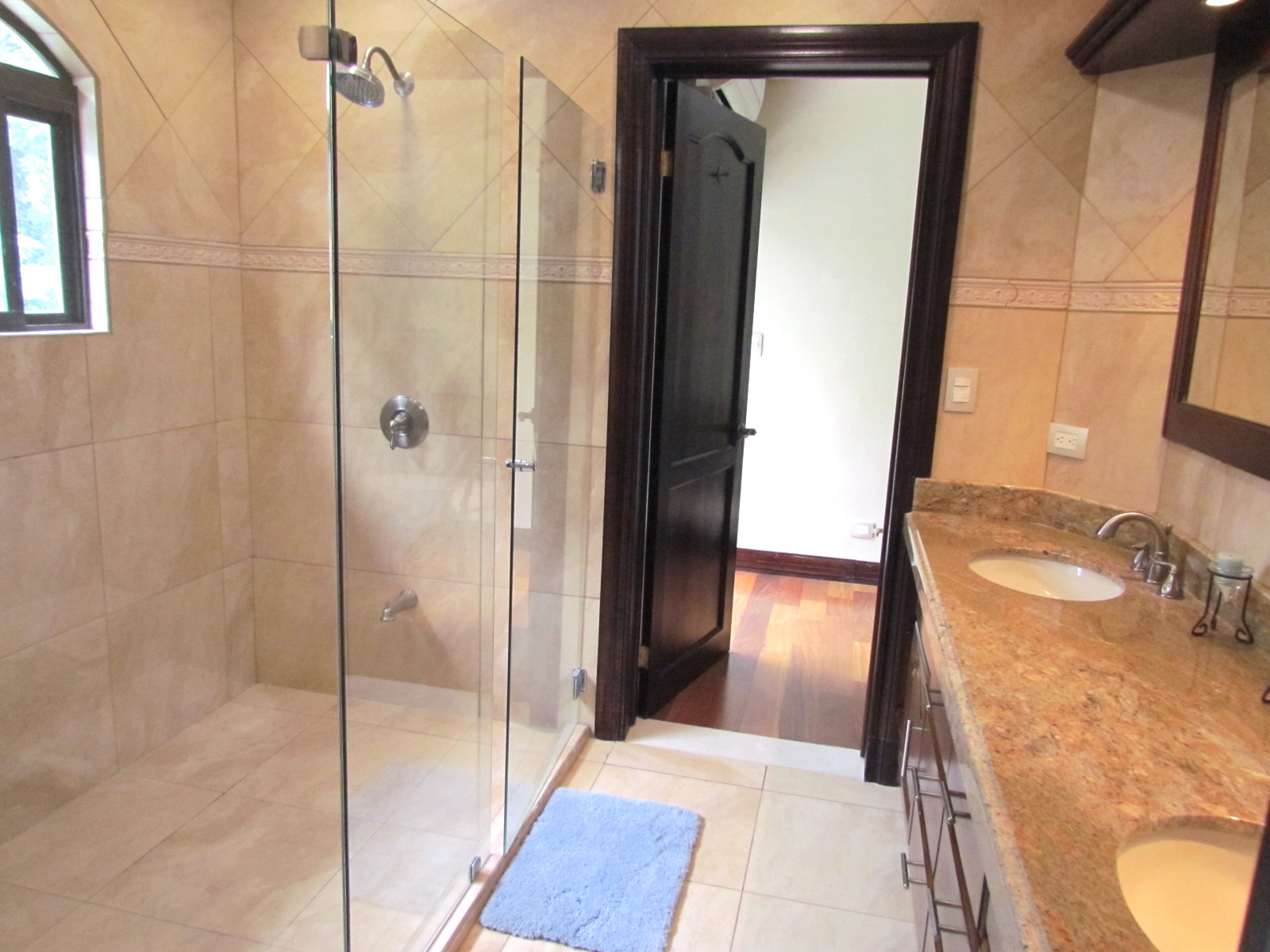 3 bed Single Family Homes For Sale in Santa Ana, San Jose - thumb 13