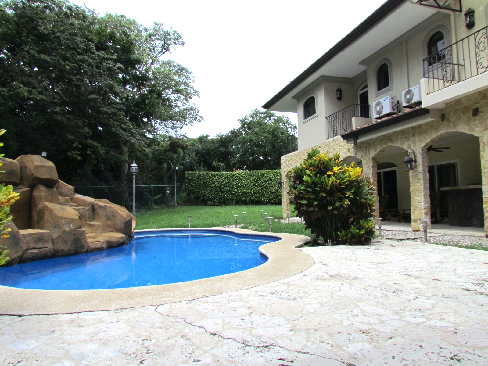 3 bed Single Family Homes For Sale in Santa Ana, San Jose - thumb 19