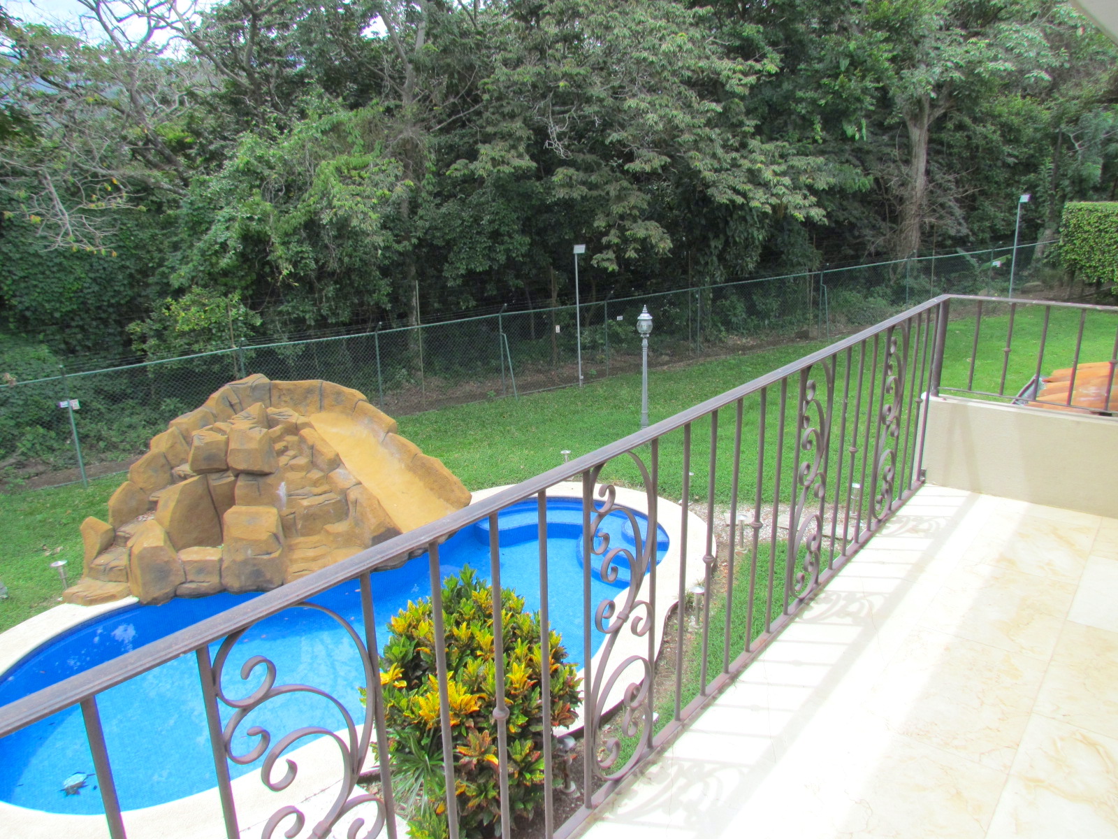 3 bed Single Family Homes For Sale in Santa Ana, San Jose - thumb 15