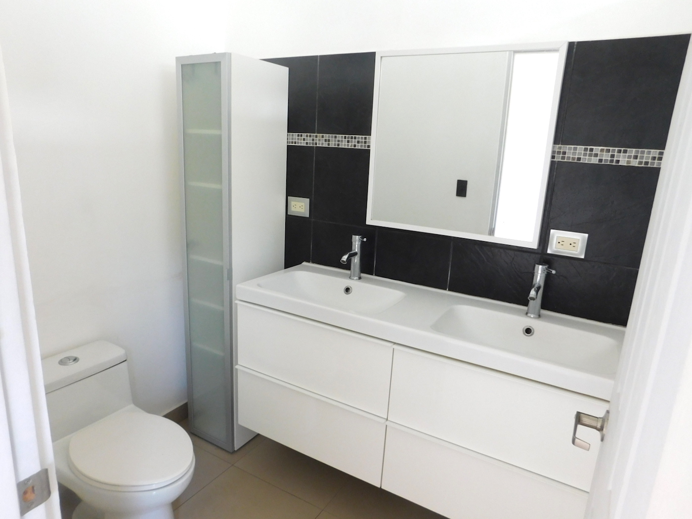 4 bed Single Family Homes For Rent in Escazu, San Jose - thumb 14