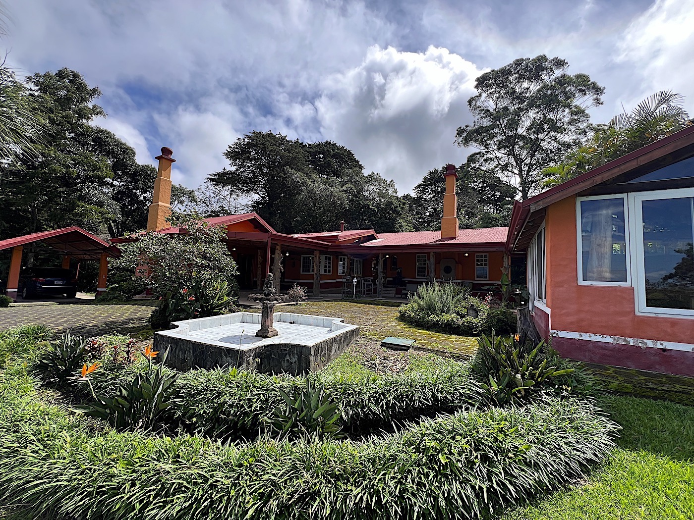 6 bed Single Family Homes For Sale in San Rafael, Heredia - thumb 1