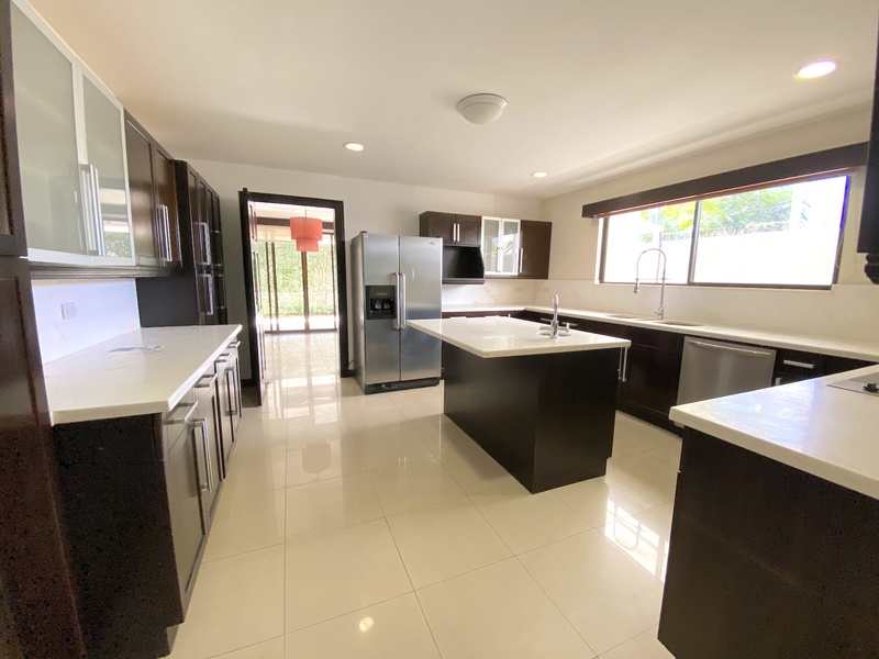 3 bed Single Family Homes For Sale in Santa Ana, San Jose - 1