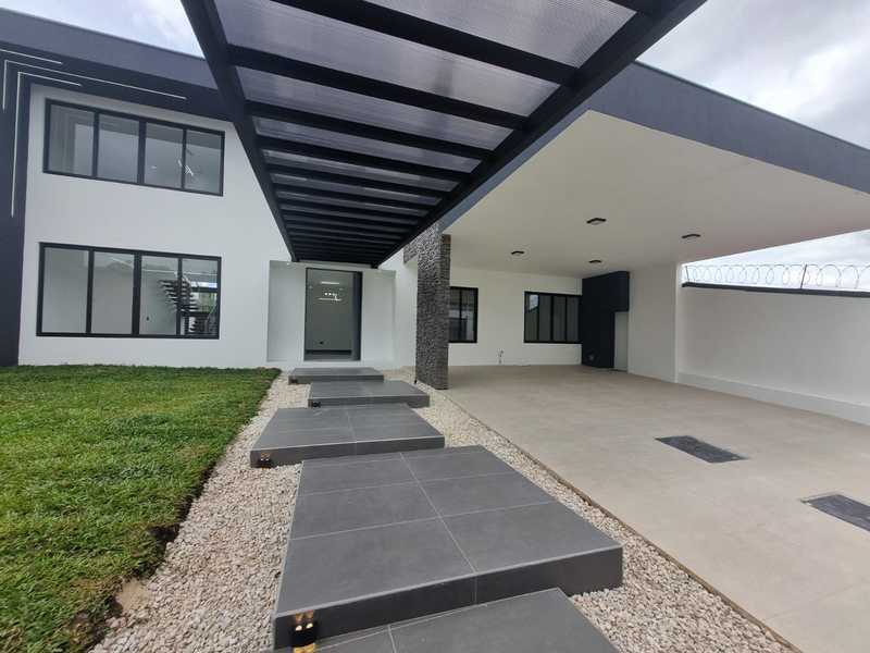 4 bed Single Family Homes For Sale in Curridabat, San Jose - 1