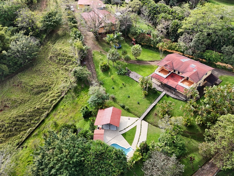 7 bed Single Family Homes For Sale in Atenas, Alajuela - 1