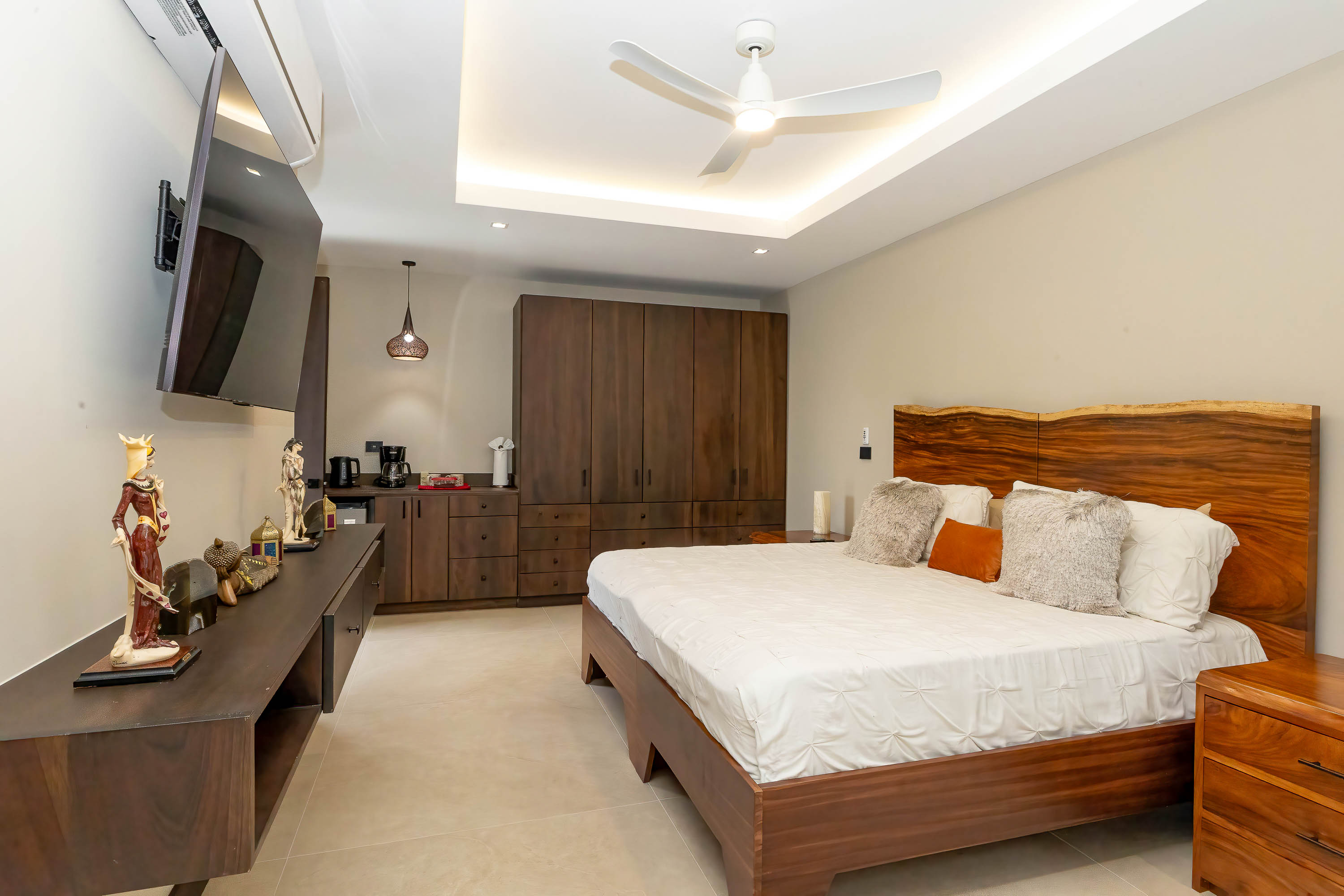 4 bed Single Family Homes For Sale in Manuel Antonio, Puntarenas - thumb 24