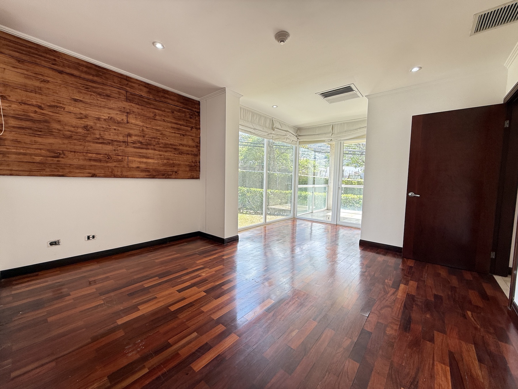 3 bed Apartment For Rent in Escazu, San Jose - thumb 9
