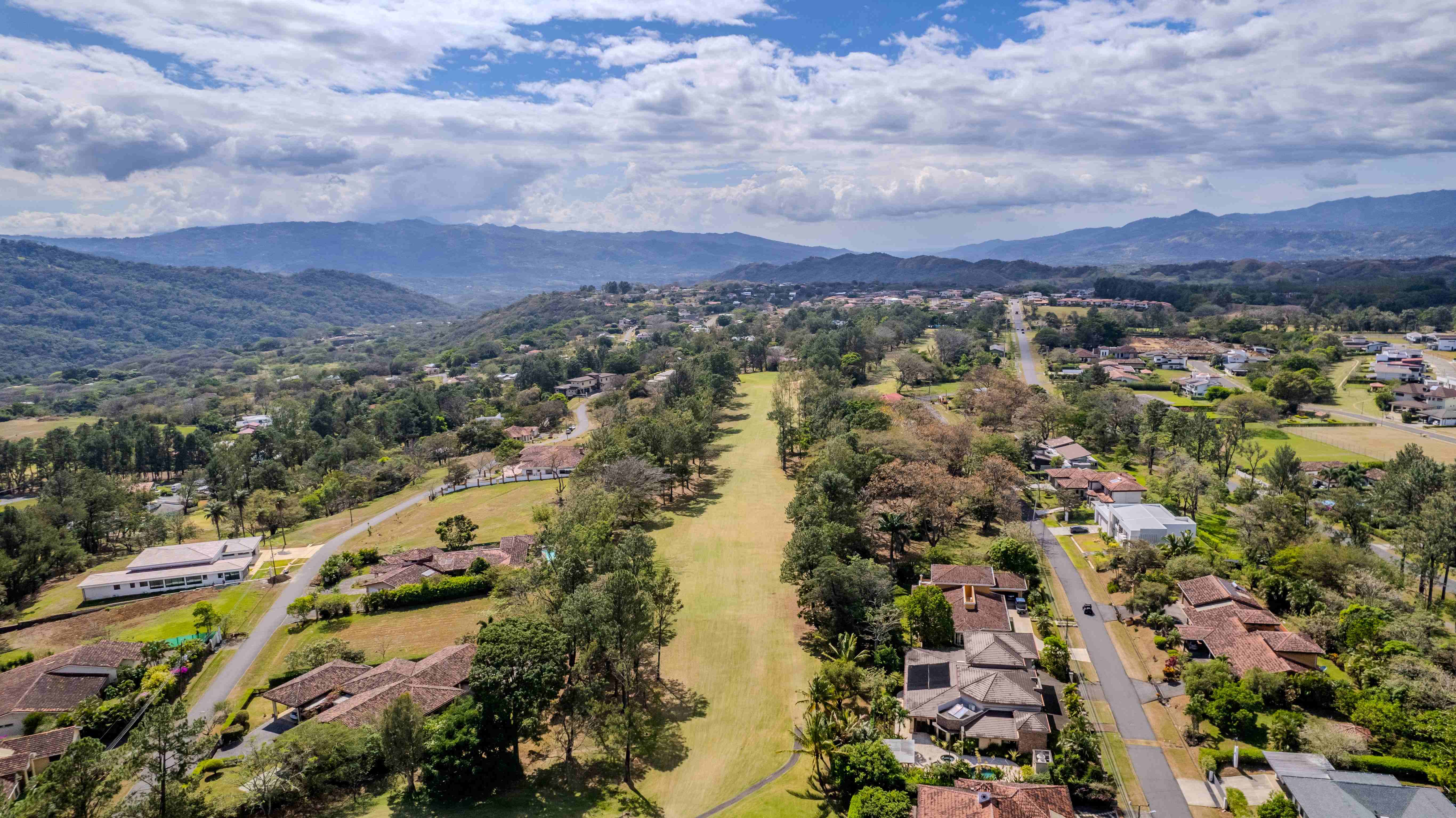 4 bed Single Family Homes For Sale in La Guacima, Alajuela - thumb 17