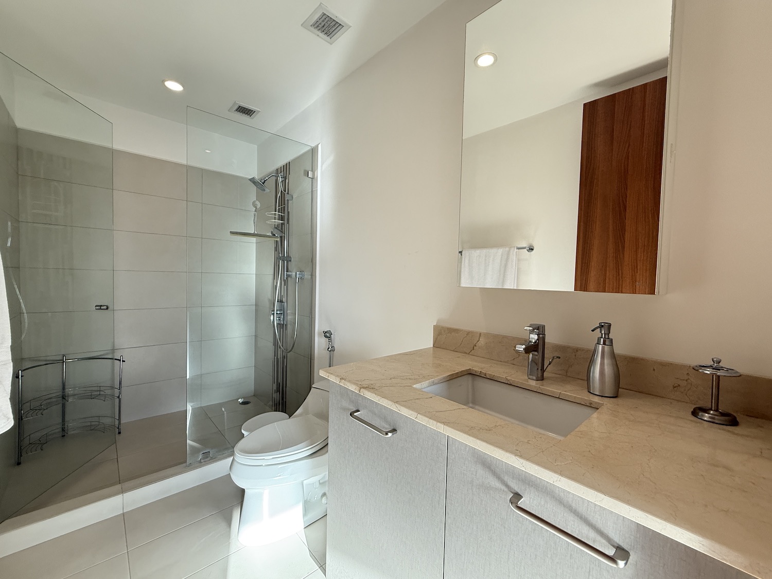 2 bed Apartment For Sale in Escazu, San Jose - thumb 12