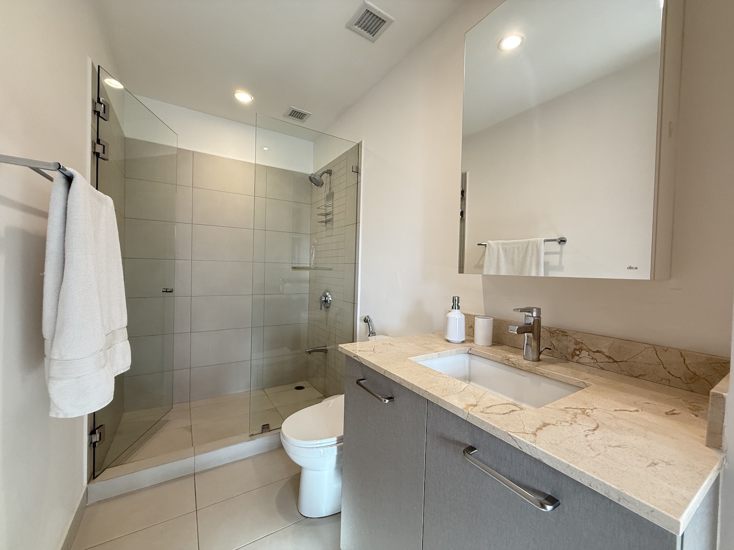 2 bed Apartment For Sale in Escazu, San Jose - thumb 15