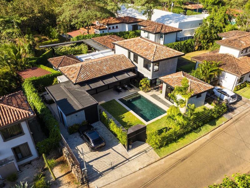 4 bed Single Family Homes For Sale in Tamarindo, Guanacaste - 1